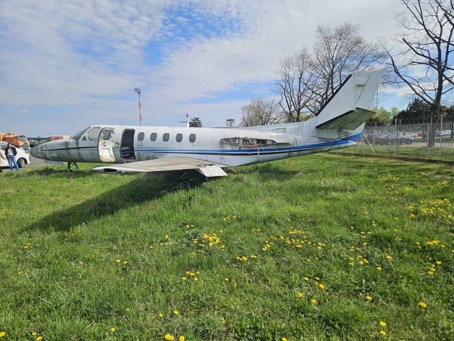 FOTO 'Prodajem rijedak avion. U njemu je letio i Ivo Sanader...'