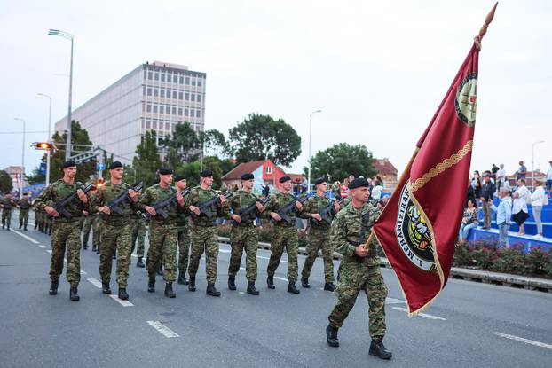 Zagreb: Generalna proba sve?anog vojnog mimohoda