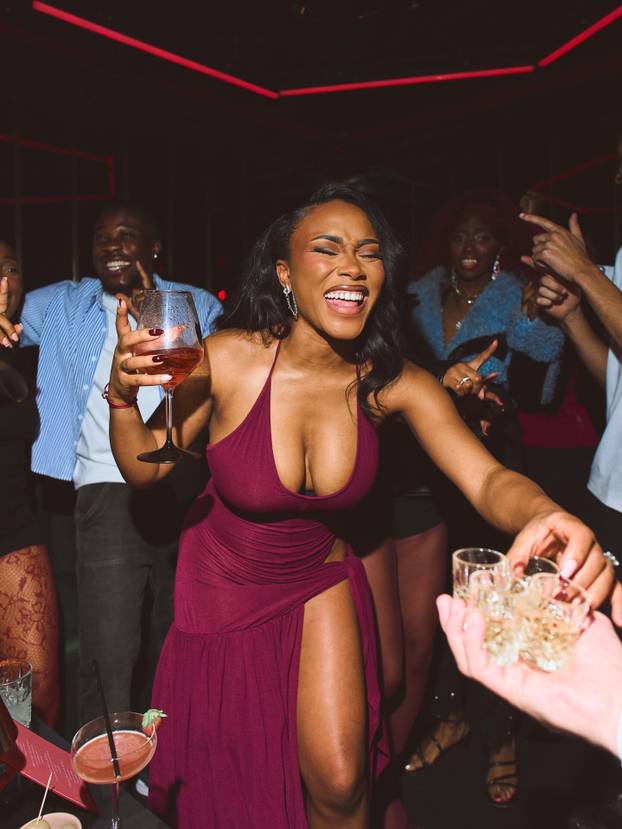 FOTO Arsenalovac osvojio njeno srce prije Premiershipa. Kupio i prsten koji vrijedi bogatstvo