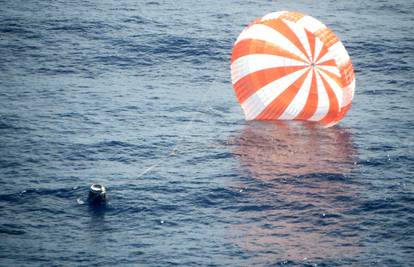 SpaceX završio prvu privatnu misiju, Dragon je sletio u more