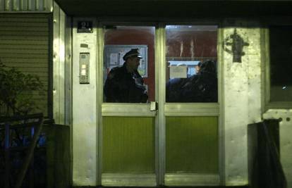 Zagreb: Muškarac (42) se zatvorio u stan i prijetio