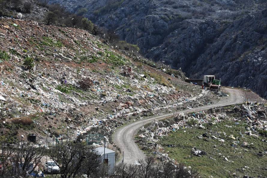 24SATA Sveti Juraj: Odlagalište otpada u sklopu Parka prirode Velebit