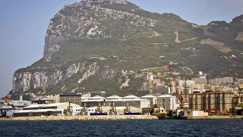 Kapetan i prvi časnik iranskog tankera uhićeni u Gibraltaru