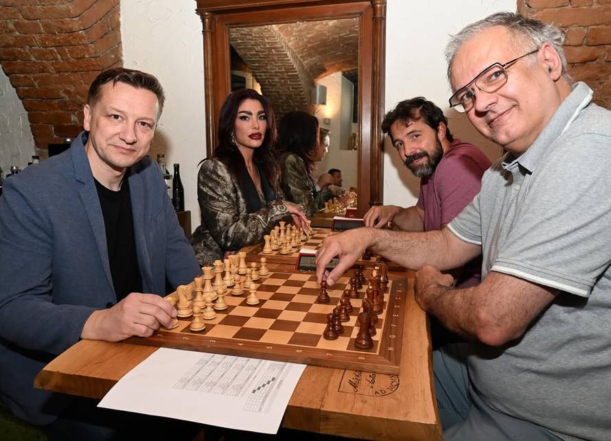 Damin gambit: Annie Šukunda bila na humanitarnom turniru u šahu, igrala je s Pervanom...