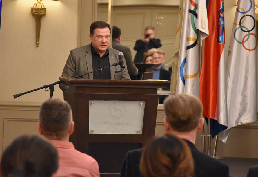 HOO je ukinuo financiranje ronilačkom savezu, četvero Ukrajinaca dobilo državljanstvo