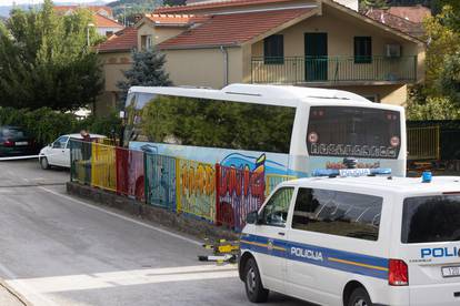 FOTO Ovako izgleda dvorište vrtića u Sinju u koje je sletio vozač busa: Izgubio je kontrolu