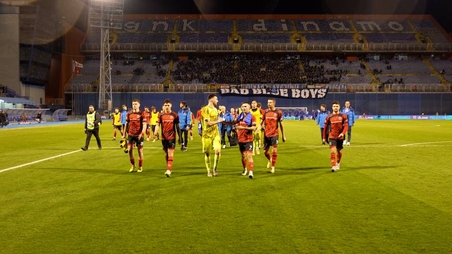 Bili smo s igračima Kurilovca na utakmici s Dinamom: Donosimo govor trenera i detalje iza scene