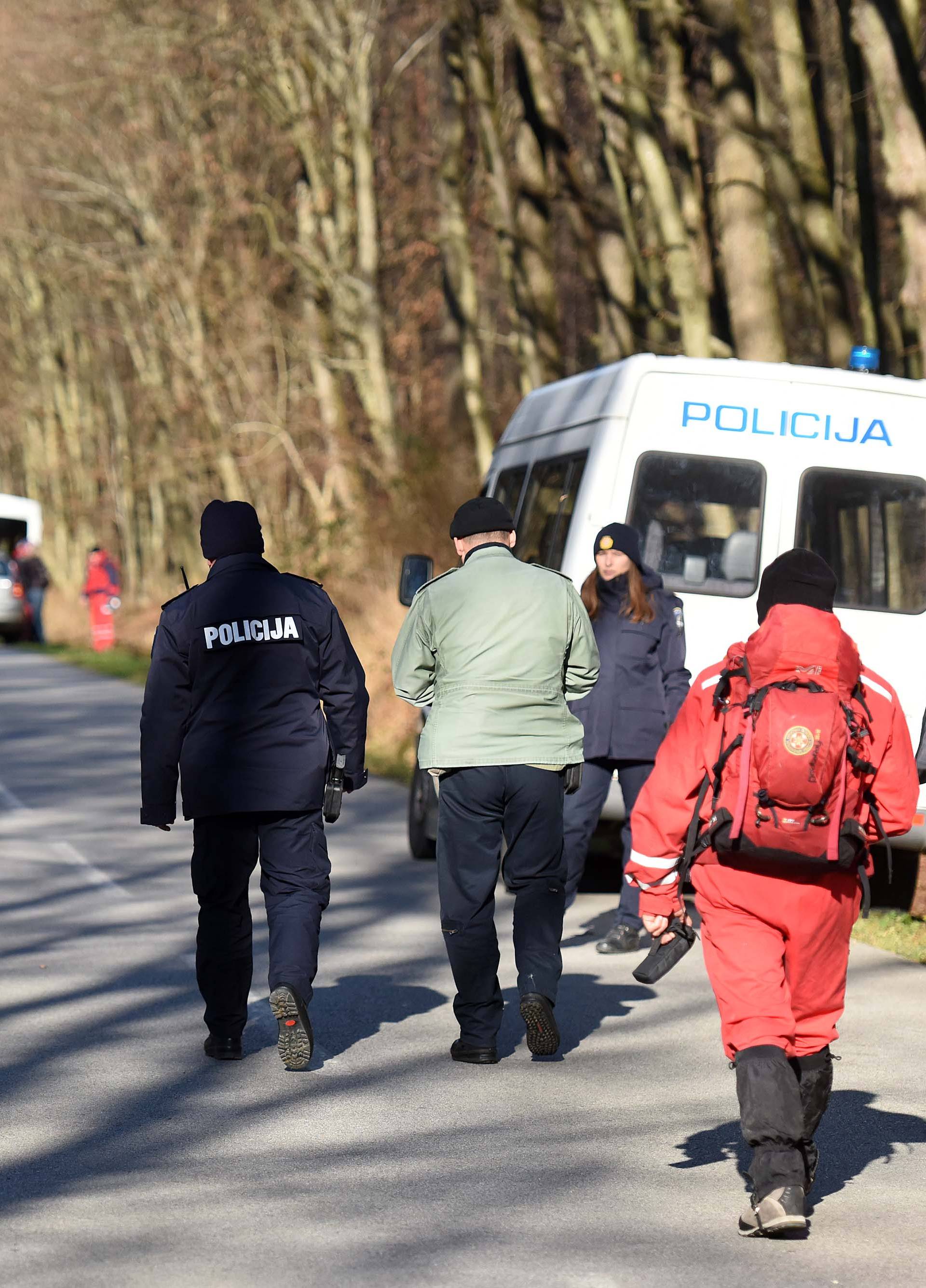 Obustavili potragu: U šumi su pronašli mrtvog učenika (15)