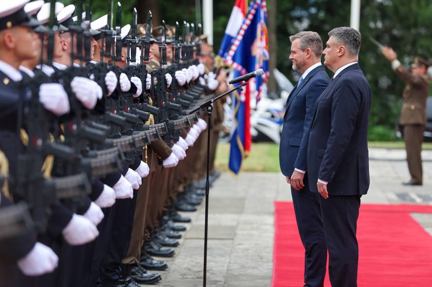 Zagreb: Svečani doček za predsjednika Slovačke u Uredu predsjednika RH