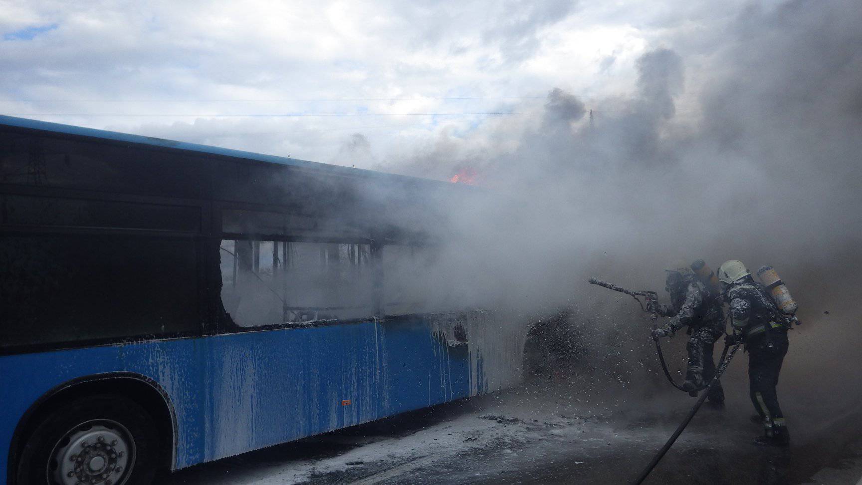 Buktinja na cesti: Zapalio se ZET-ov bus kod Velike Gorice