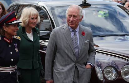 Kralj Charles osoblju će isplatiti bonuse iz vlastitog džepa zbog velikih životnih troškova