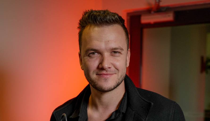 Mladi glazbenik otkrio koje mu je pravo ime, a evo i zašto je zahvalan popularnom Joli