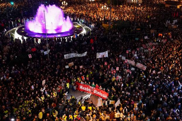 Protest against management of emergency response to the deadly floods in Valencia