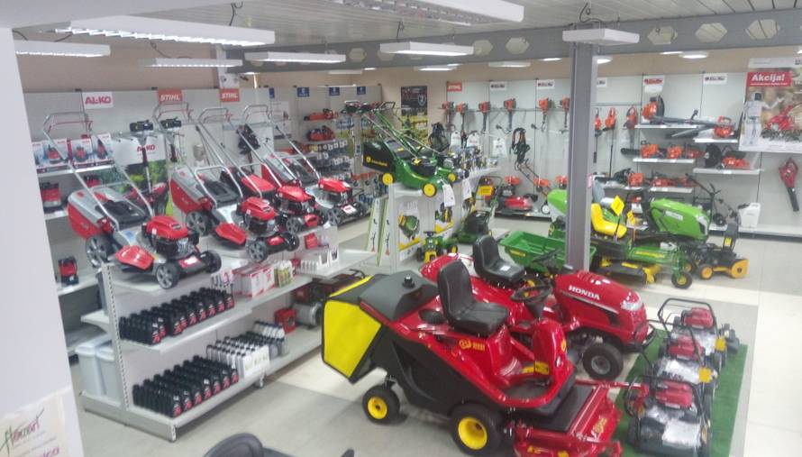 Vrhunske kosilice i  razne vrtne alate pronađite u Schedi