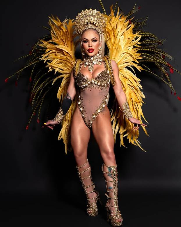 FOTO Slikala se gola na snijegu i riskirala zdravlje zbog fanova: 'Završila sam na hitnoj...'