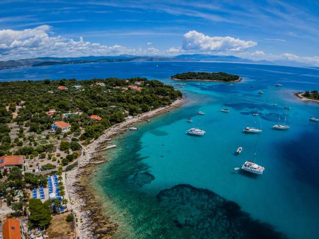 Fotografije iz zraka uvale Krknjaši na Drveniku Velom