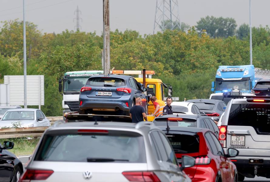 Zagreb: Na obilaznici se sudarilo više vozila, 10 osoba ozlijeđeno