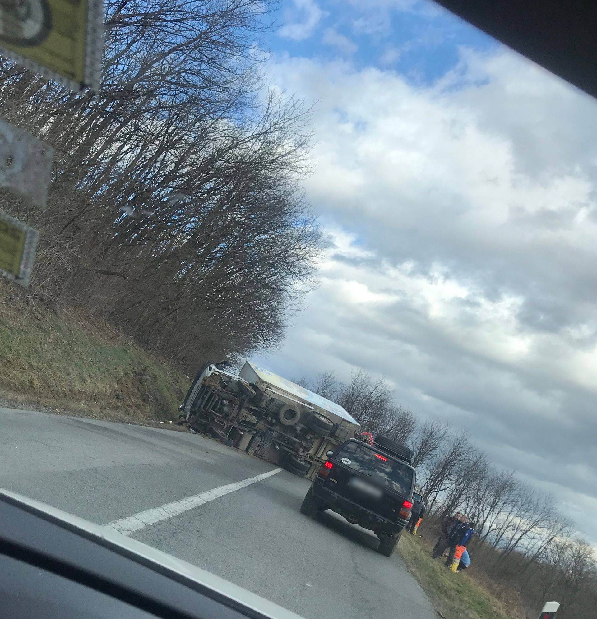 Opasna brzina: Prevrnuo se kamion, nitko nije ozlijeđen