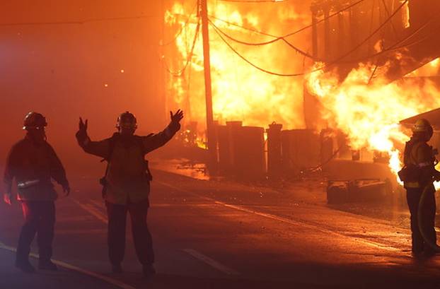 100 FOTOGRAFIJA UŽASA Ovo su vatrogasci snimili u paklu LA-a!