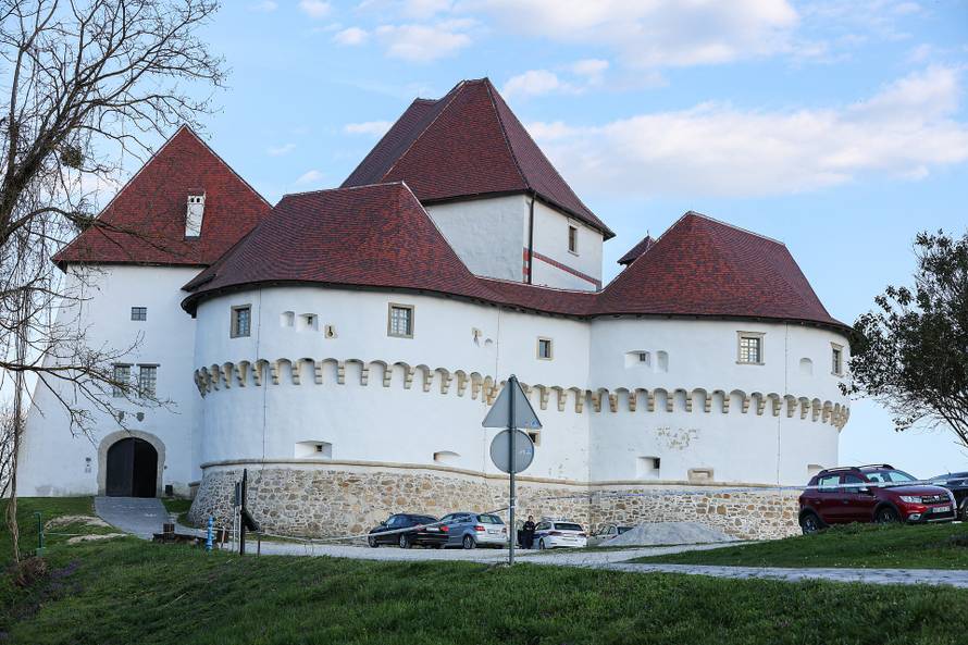 Kod Dvora Velik Tabor top usmrtio muškarca