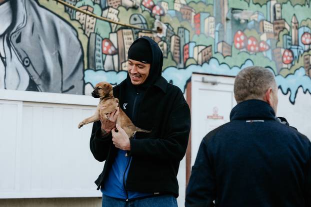 FOTO Igrači Cibone darovali su njuškice u Dumovcu i u vrijeme blagdana pokazali veliko srce
