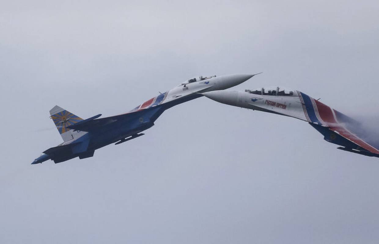 Ukrajinci: Oborili smo ruski avion kod Bahmuta; Putin najavio proizvodnju oružja