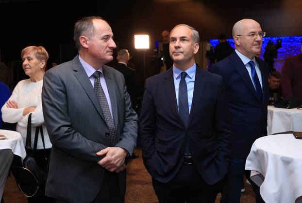 Zagreb: Izborni stožer predsjedničke kandidatkinje Branke Lozo u hotelu Aristos