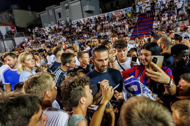 Split: Igrači Hajduka posjetili su Torciida kup