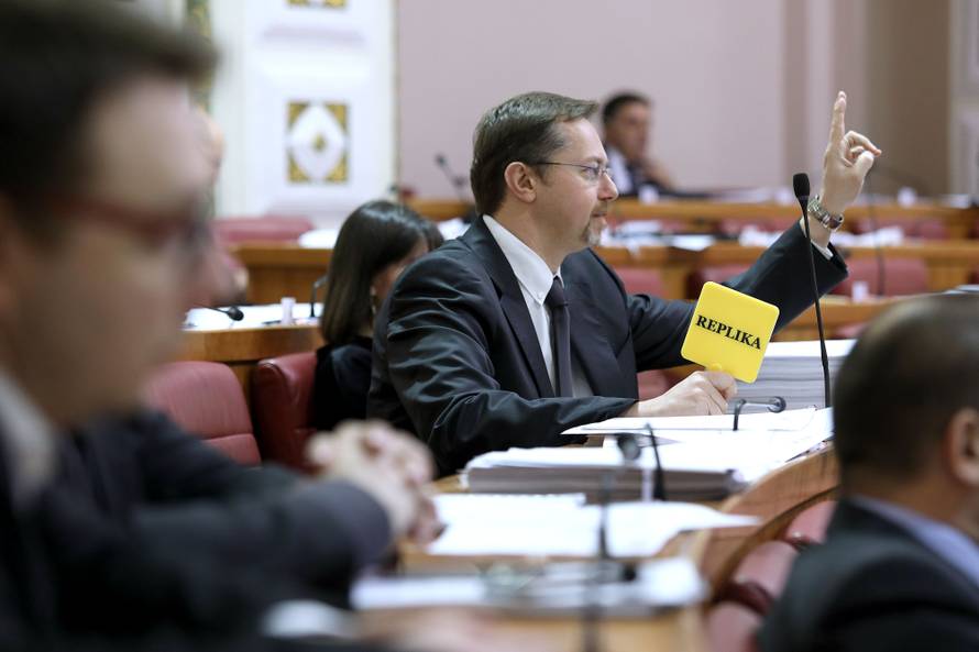 Maras: Barišić  ne zaslužuje biti uzor mladim ljudima u zemlji...