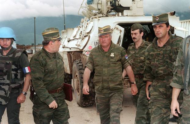 Naslovnice srpskih medija: 'Ubijen Mladić!', 'Umro s krstom u ruci', 'Bog uzeo generala'