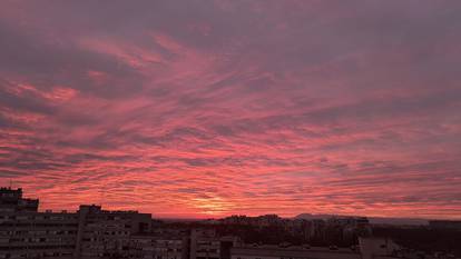 FOTO Prekrasan zalazak Sunca u Zagrebu obojio je nebo u rozo