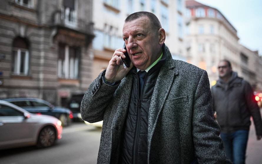 Zagreb: Dolazak članova HDZ-a na sjednicu šireg Predsjedništva i Nacionalnog odbora stranke