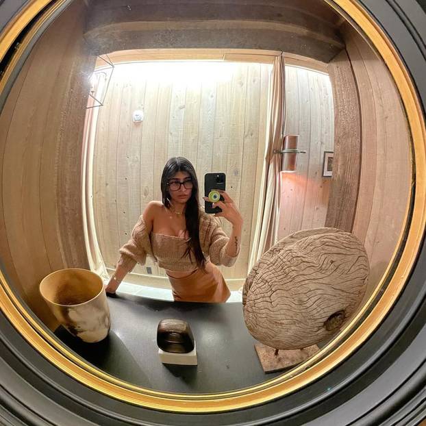 FOTO Znate li čime se sad bavi Mia Khalifa? Nije za prepoznati!