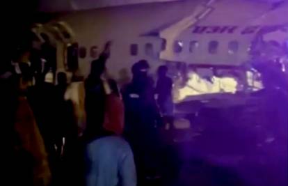 Detalji jezive nesreće u Indiji: Kljun aviona našli su 20 m dalje