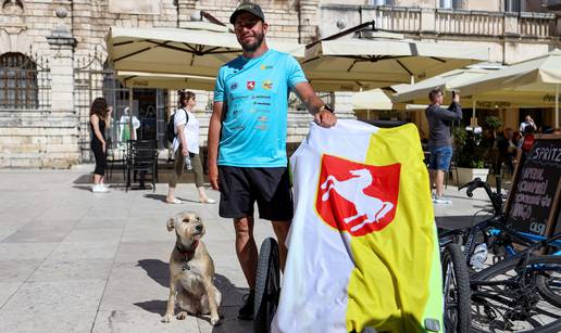 Slovenac Oli na put oko svijeta krenuo je pješice - u pratnji psa Carlitosa stigao je u Zadar