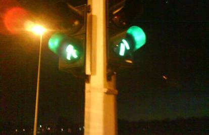 Semafor pokazivao zeleno i za pješake i za vozače