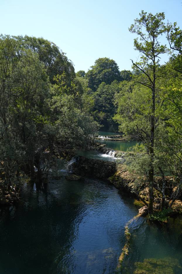 Martin Brod, slikovito naselje smješteno na ušću rijeke Unac u Unu
