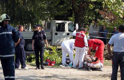 Na radnika (43) u kanalu urušila se zemlja i ubila ga