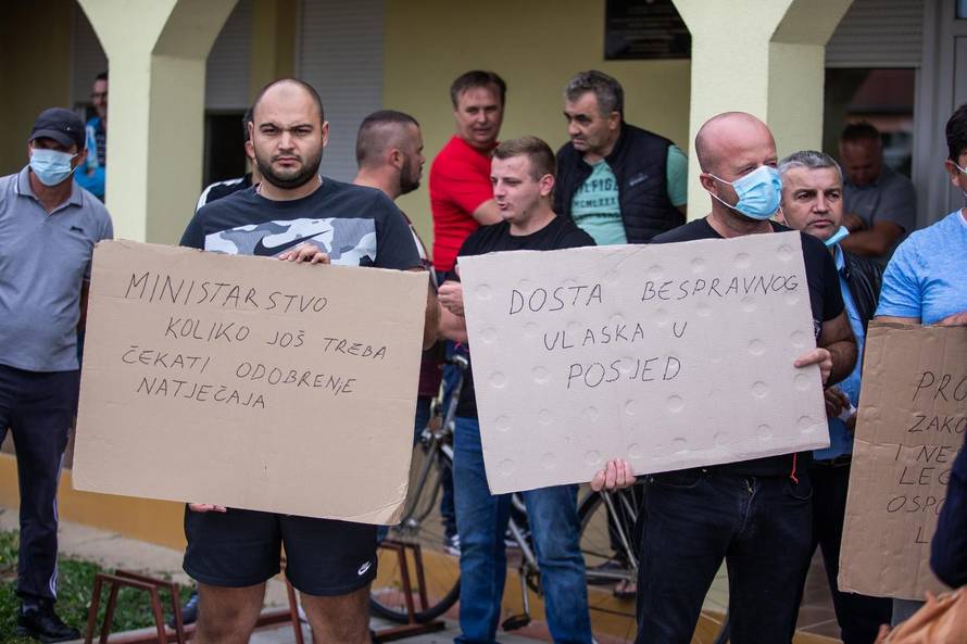 'Devet mjeseci čekamo potpis ministrice! Ako ne reagira,  izaći ćemo s traktorima na ceste!'