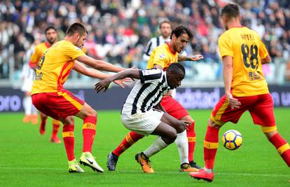 Benevento umalo šokirao Juve, lider Napoli kiksao kod Chieva!