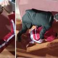 VIDEO Đokovića u Rimu pogodili bocom u glavu nakon pobjede! Talijani: Bočica je ispala dječaku