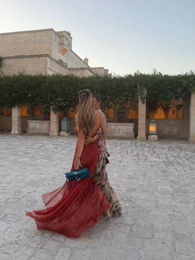FOTO Izabel Kovačić objavila je fotke s Haalandovom curom, bile su zajedno na vjenčanju...