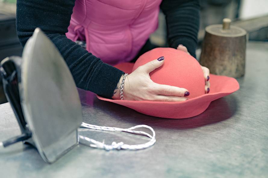 Njihove cipele nosi Doris Dragović, a šešire Cahun proslavio je kultni Relja Bašić