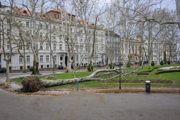 Zagreb: Posljedice nevremena na Zrinjevcu