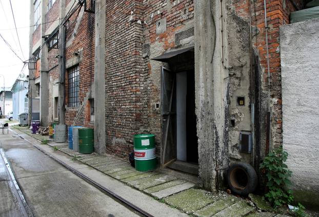 ARHIVA - Zagreb: Mario Petrekovi? uredio prostor za život u nekadašnjoj tvornici Katran