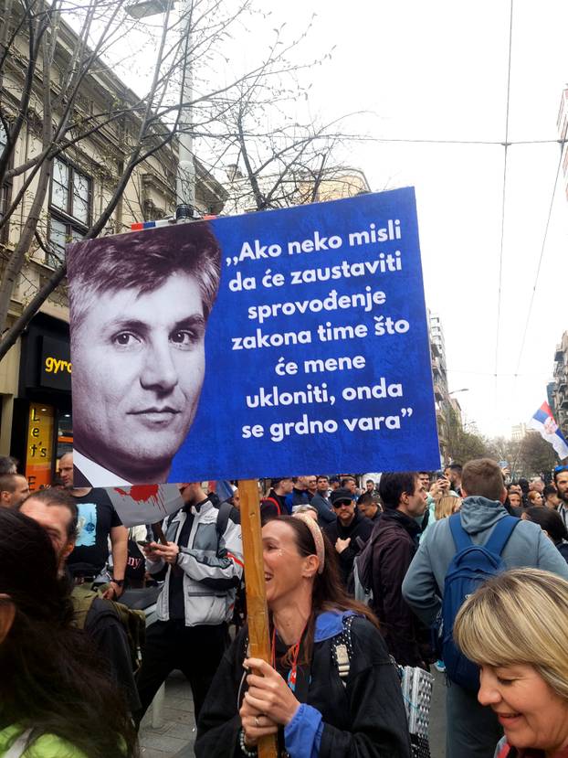 FOTO Ovo su najoriginalniji transparenti iz Beograda: 'Ruke su vam krvave', 'Što ćaci gugla'