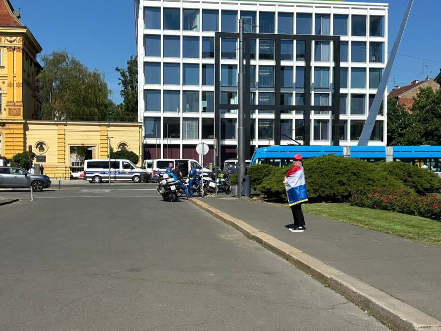 Thompsonova supruga na 'Hod za život' nosila Louis Vuitton torbicu, evo koliko ona košta