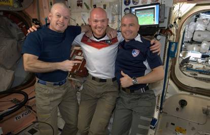 Američki astronauti izgubili okladu, morali obrijati glavu