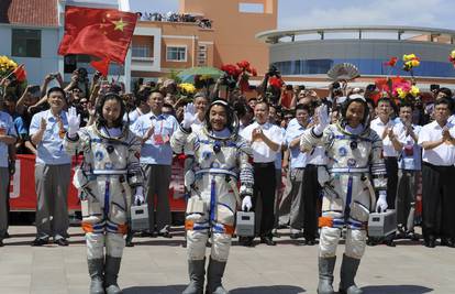 Kina lansirala tri astronauta u orbitu, cilj postaja Tiangong 