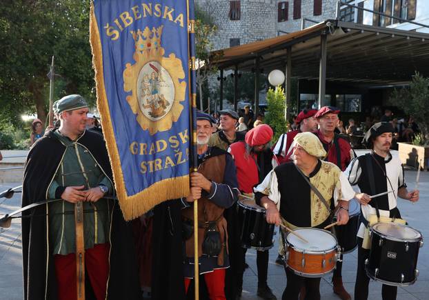 Šibenik: Nakon mimohoda otvoren je 16. Sajam u srednjovjekovnom Šibeniku
